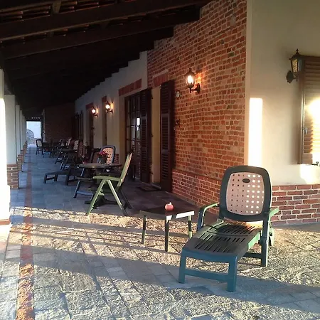 Cascina Bellavista Bed & Breakfast Tigliole