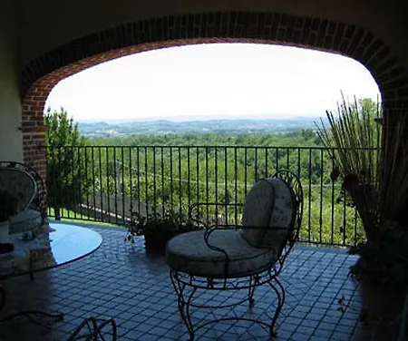 Cascina Bellavista Bed & Breakfast Tigliole