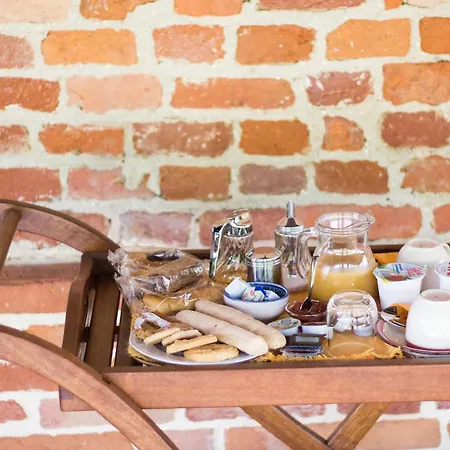 Cascina Bellavista Bed & Breakfast Tigliole
